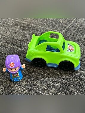 Fisher-Price Little People Wheelies Green Race Car & Racer Figure Bundle